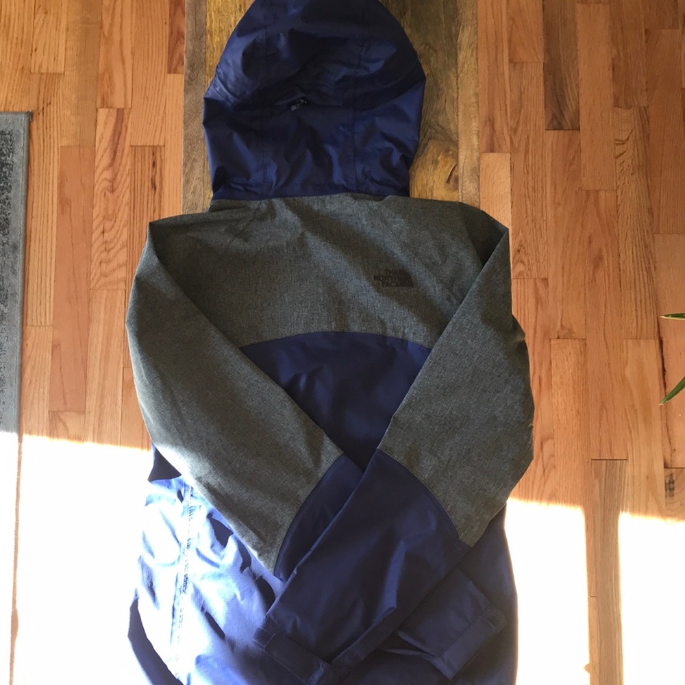The North Face Dryvent Rain Jacket - Picture 4 of 5